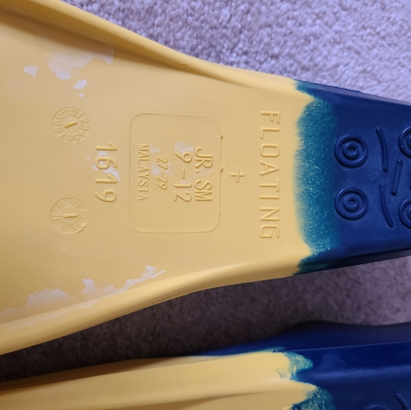 U.S. Divers Kids Flippers - Picture 4 of 5